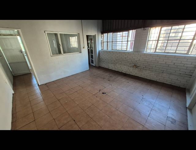 244M² FACTORY TO LET IN ANDERBOLT